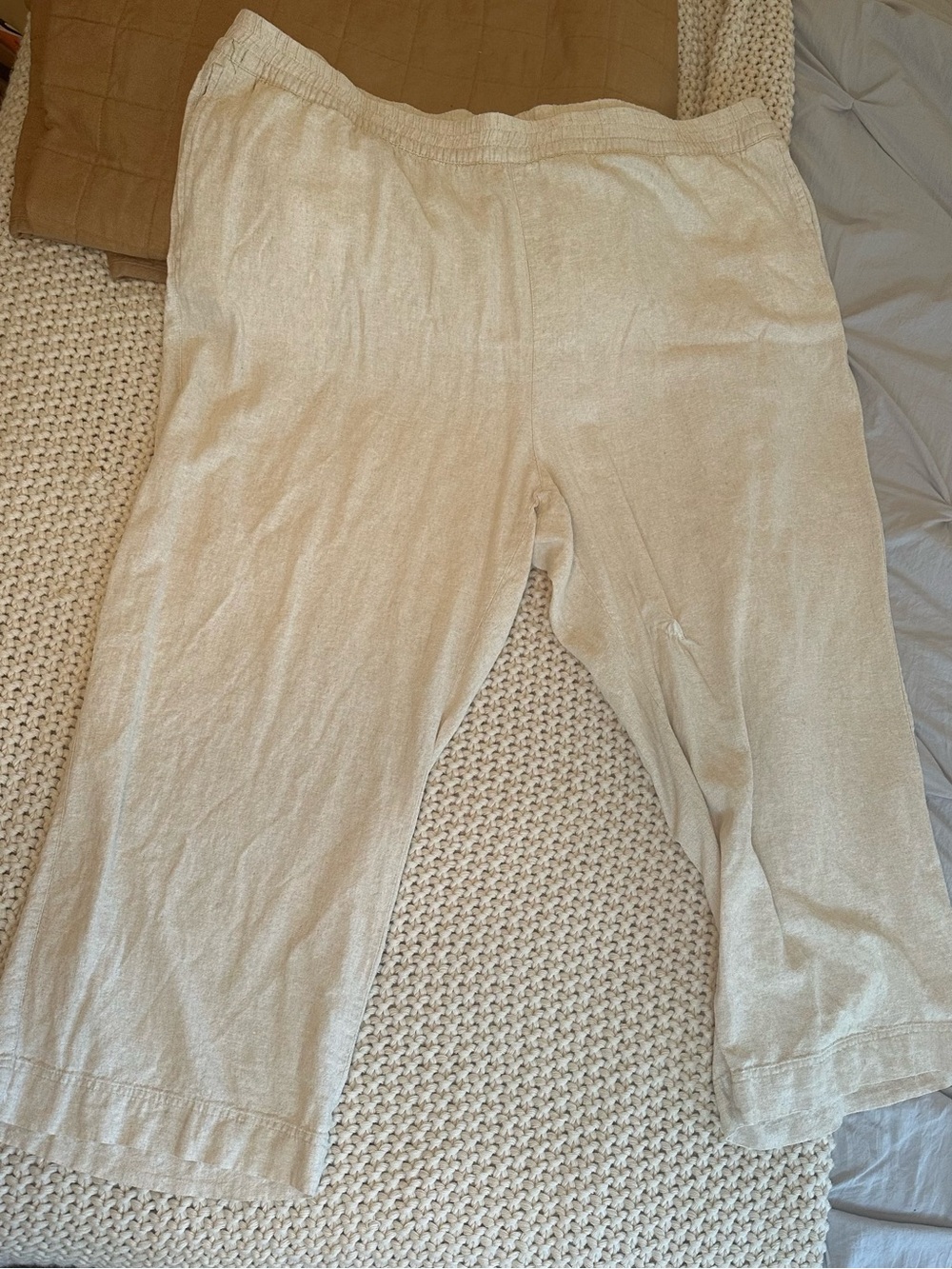 Old Navy Light Beige Cropped Knit Pants